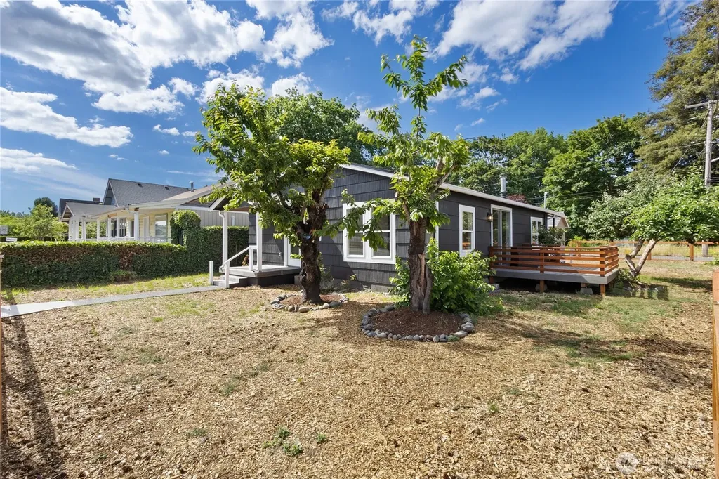 421 4th Street NE Auburn WA 98002