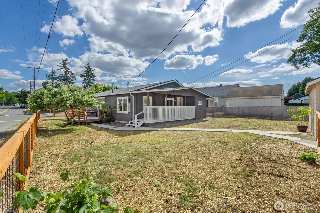 421 4th Street NE Auburn WA 98002