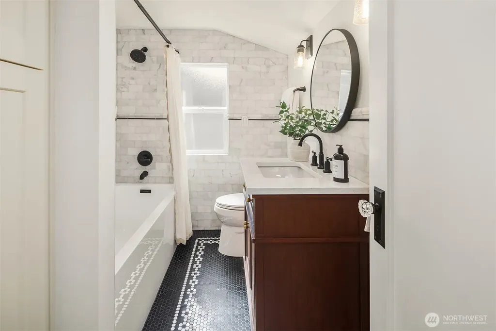 1618 NE 80th Street Seattle WA 98115