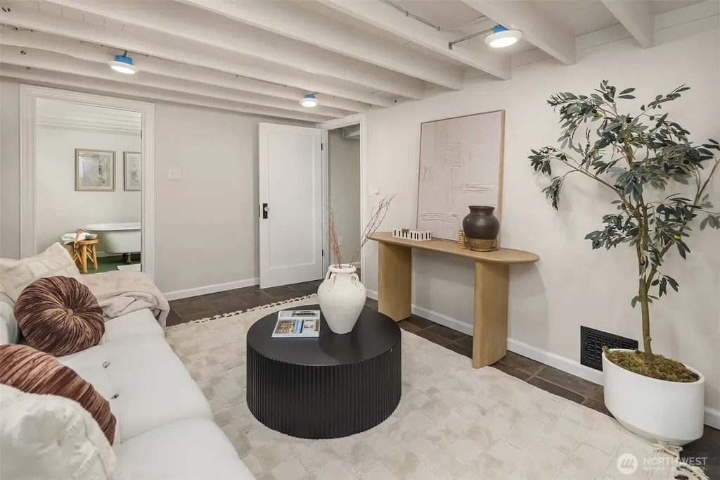 1618 NE 80th Street Seattle WA 98115