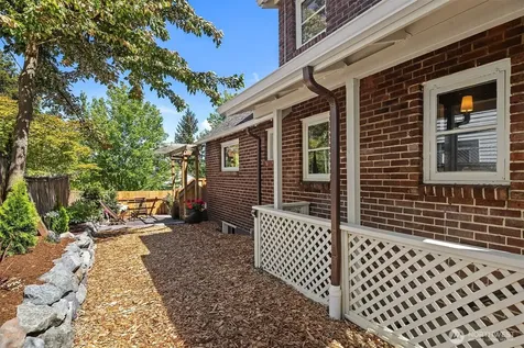 1618 NE 80th Street Seattle WA 98115