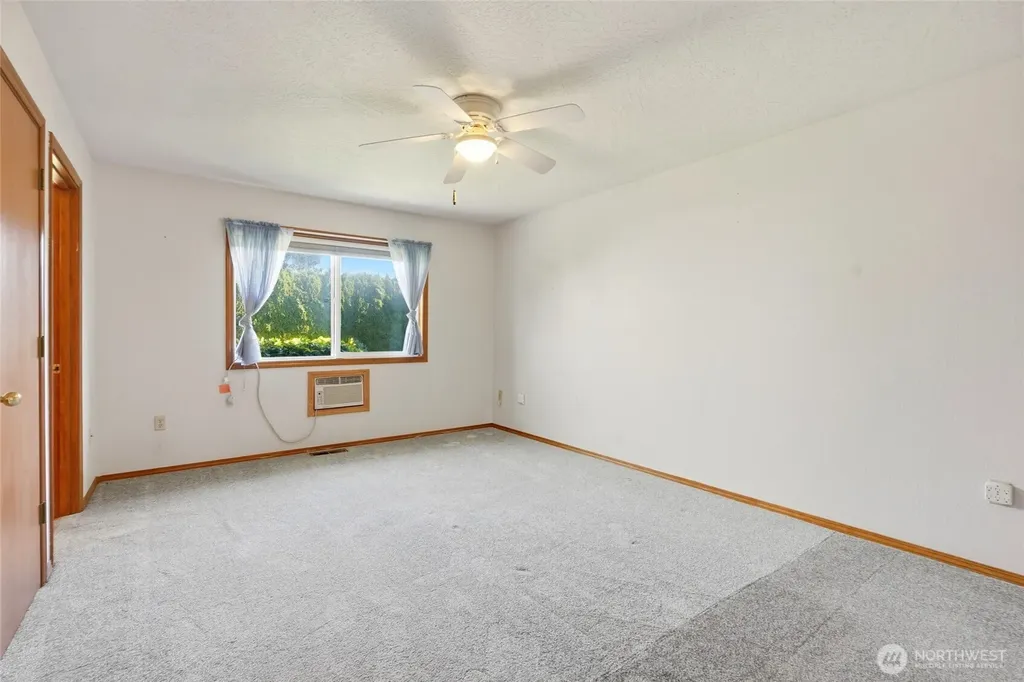 232 Sparks Kelso WA 98626