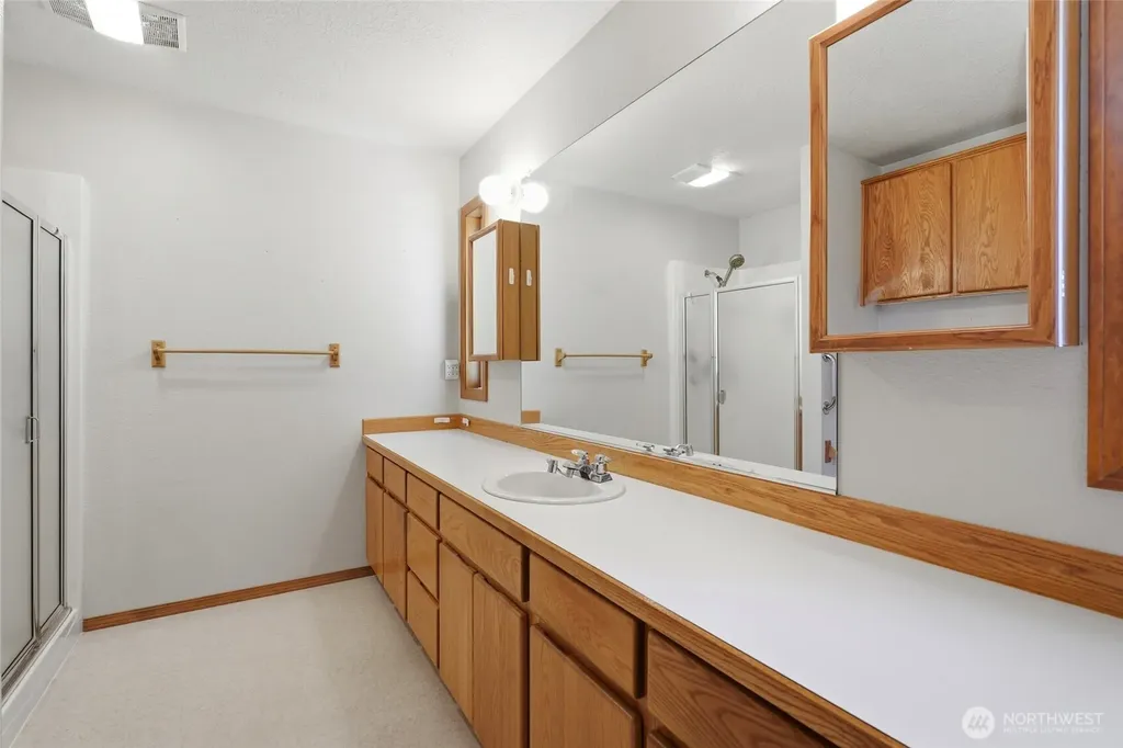232 Sparks Kelso WA 98626