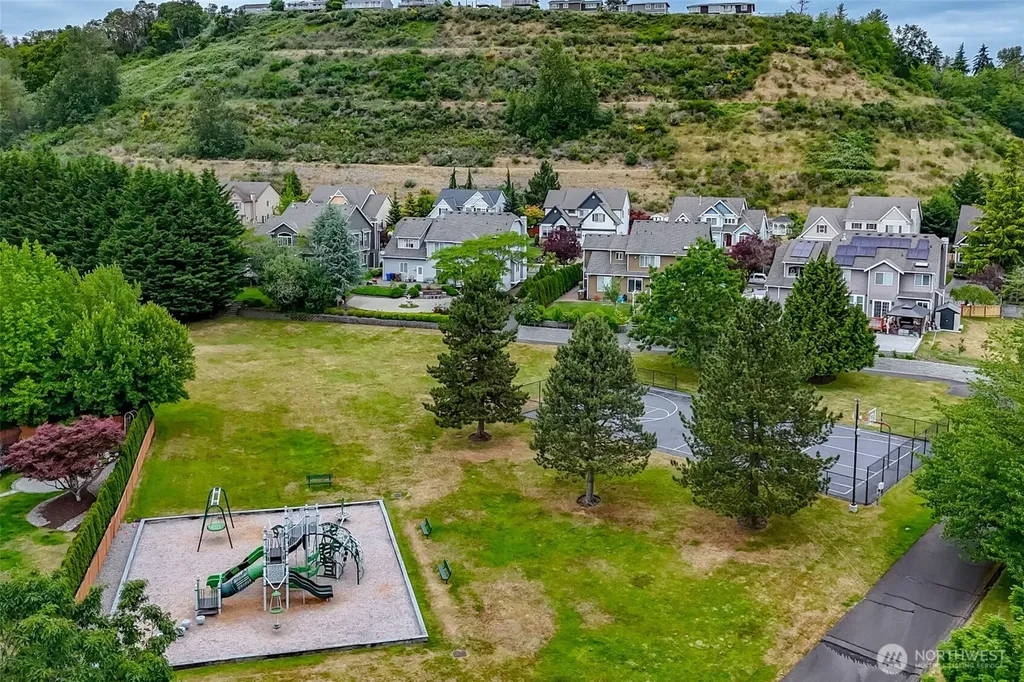 1847 Pointe Woodworth Drive NE Tacoma WA 98422