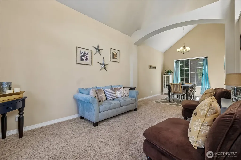 27661 Mcintosh Loop NE Kingston WA 98346