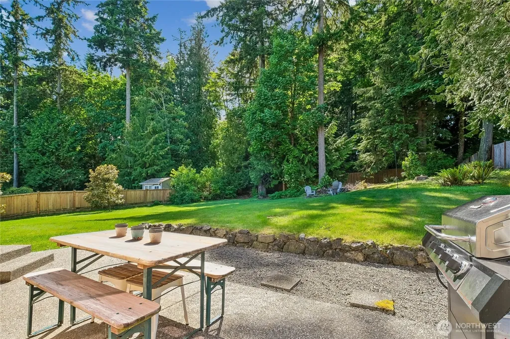 27661 Mcintosh Loop NE Kingston WA 98346