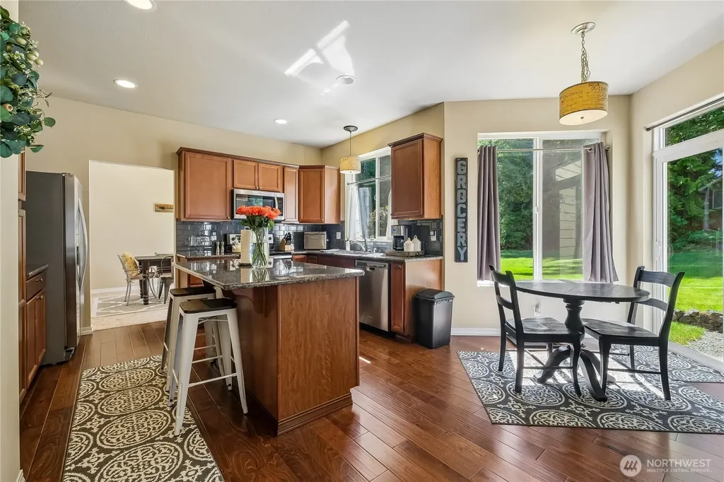 27661 Mcintosh Loop NE Kingston WA 98346