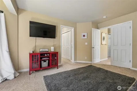 27661 Mcintosh Loop NE Kingston WA 98346