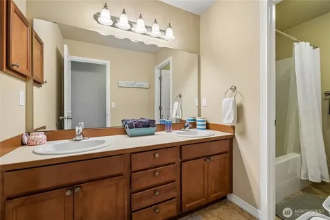 27661 Mcintosh Loop NE Kingston WA 98346