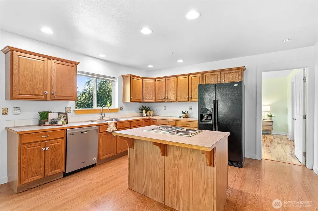 765 Summerset Way Sedro Woolley WA 98284