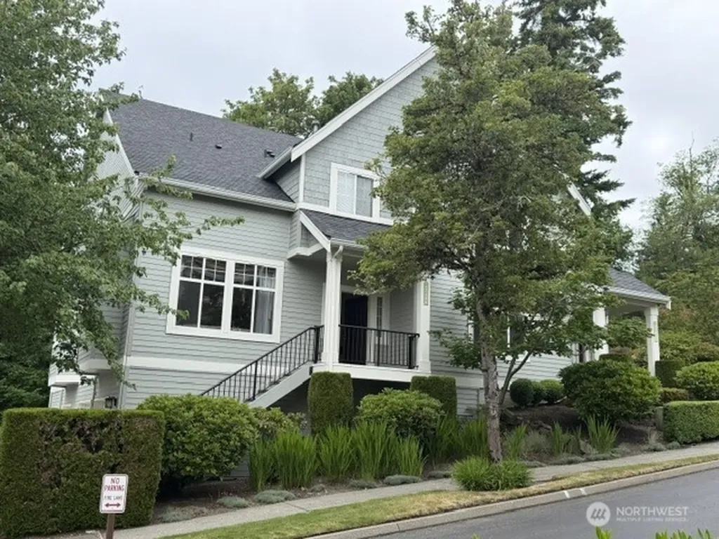 6748 161st Avenue SE Bellevue WA 98006