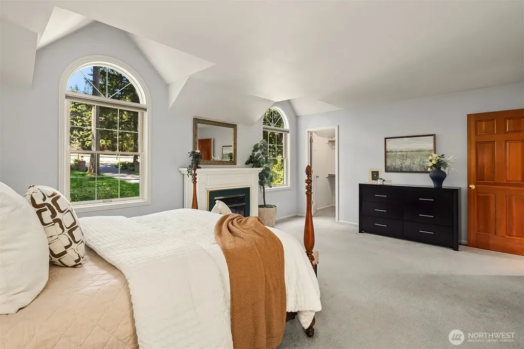16526 232nd Avenue NE Woodinville WA 98077