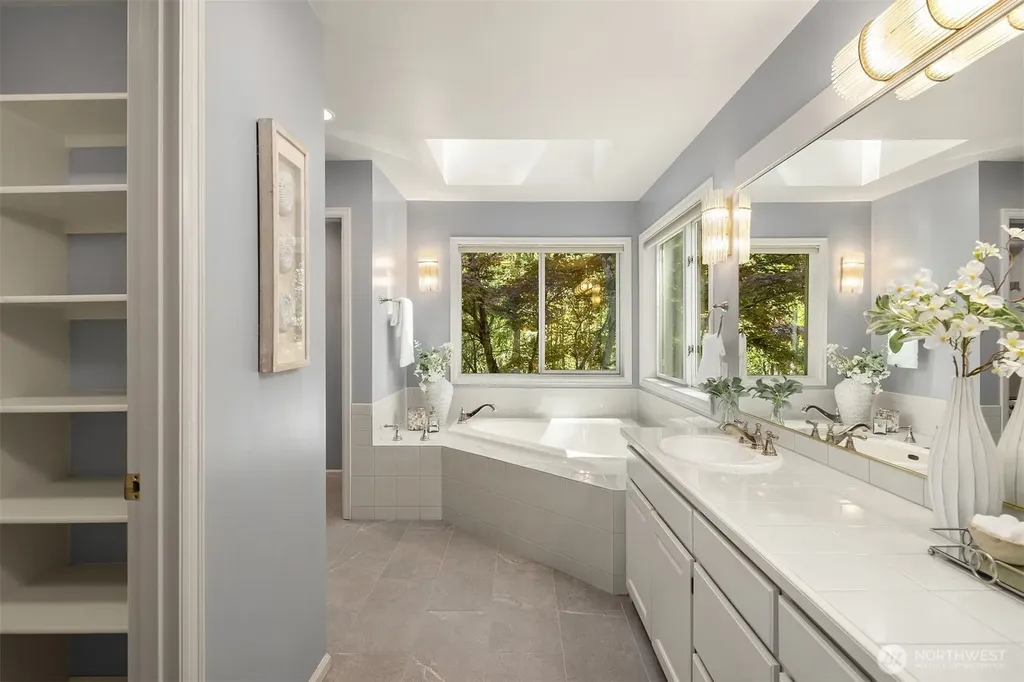16526 232nd Avenue NE Woodinville WA 98077