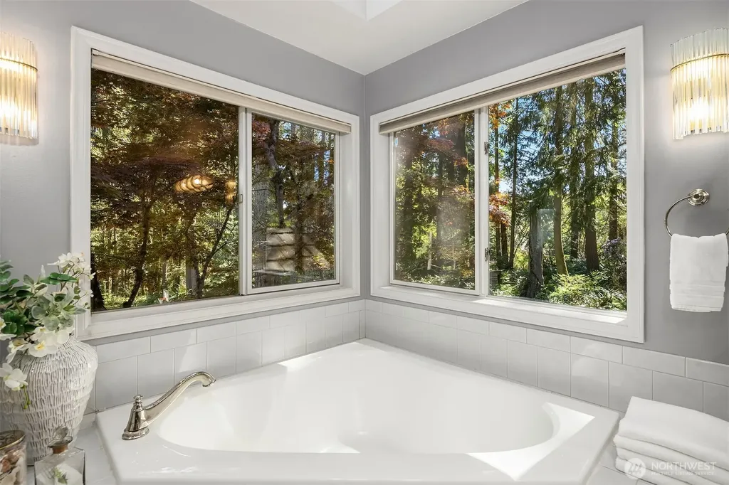 16526 232nd Avenue NE Woodinville WA 98077