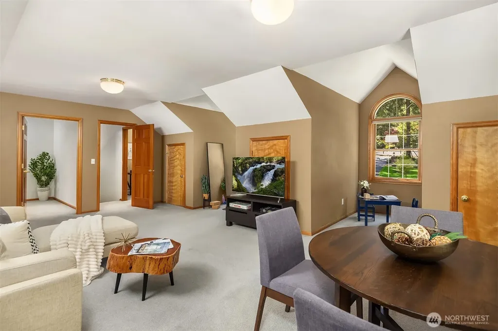 16526 232nd Avenue NE Woodinville WA 98077