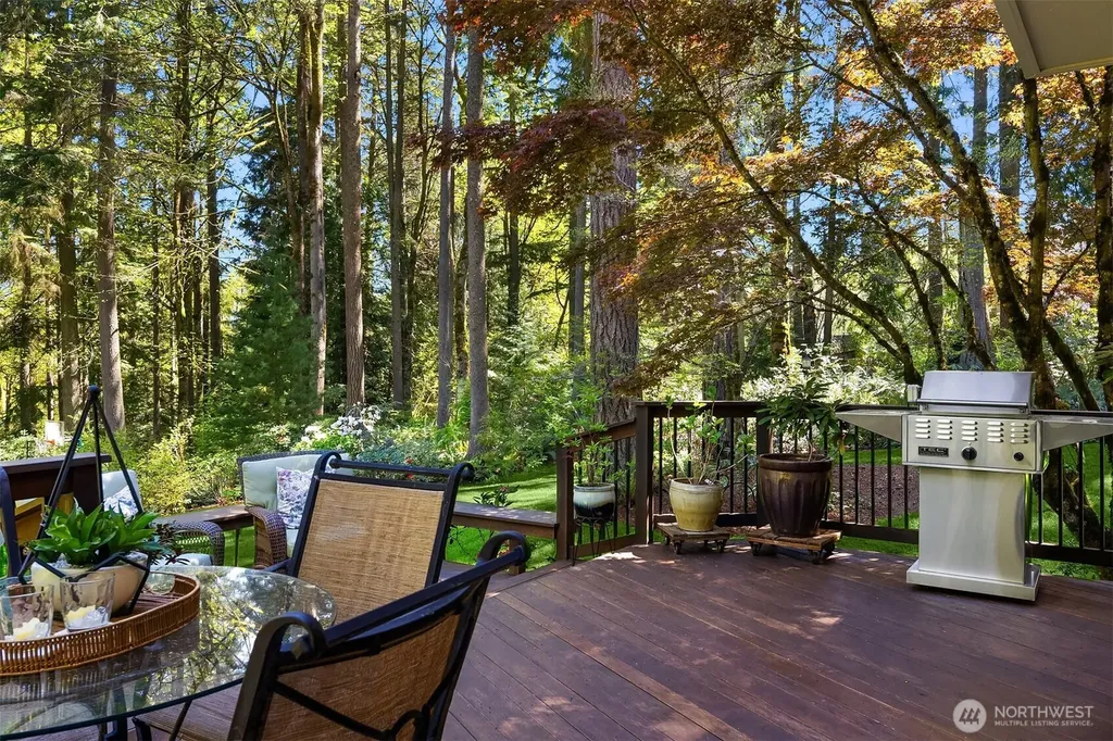 16526 232nd Avenue NE Woodinville WA 98077
