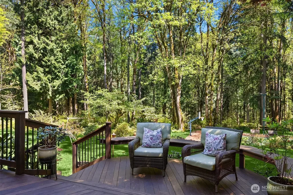 16526 232nd Avenue NE Woodinville WA 98077