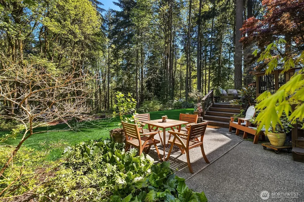 16526 232nd Avenue NE Woodinville WA 98077