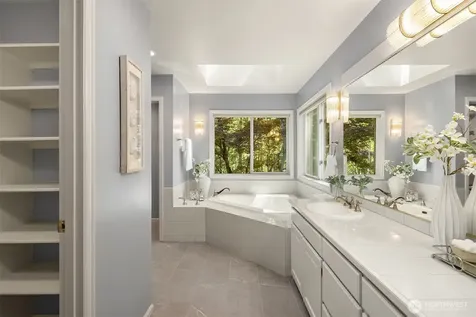 16526 232nd Avenue NE Woodinville WA 98077