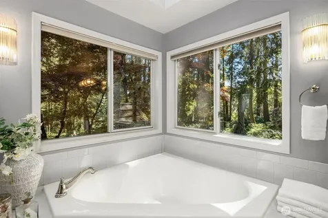 16526 232nd Avenue NE Woodinville WA 98077