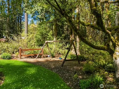 16526 232nd Avenue NE Woodinville WA 98077