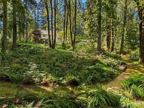 16526 232nd Avenue NE Woodinville WA 98077