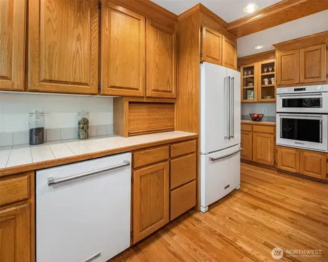 16526 232nd Avenue NE Woodinville WA 98077