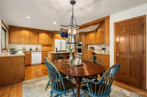 16526 232nd Avenue NE Woodinville WA 98077