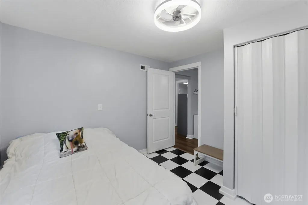 4002 SE Cameron Place Port Orchard WA 98366