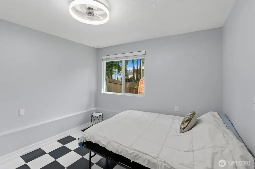 4002 SE Cameron Place Port Orchard WA 98366