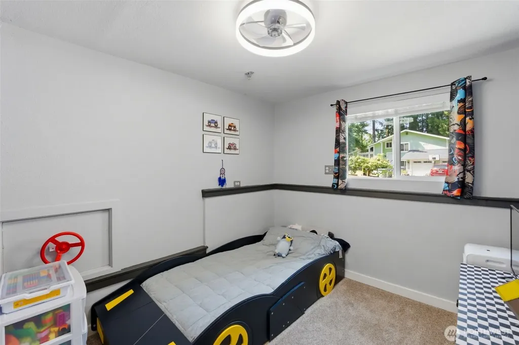 4002 SE Cameron Place Port Orchard WA 98366