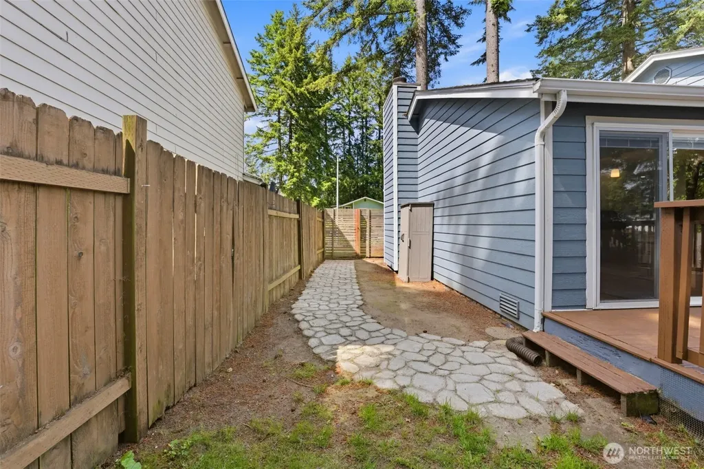 4002 SE Cameron Place Port Orchard WA 98366