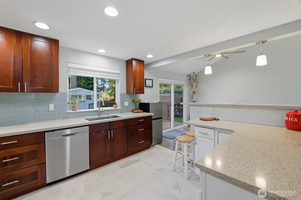 4002 SE Cameron Place Port Orchard WA 98366