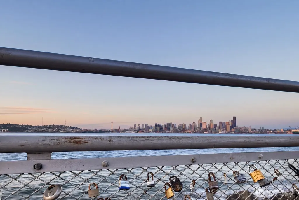 2349 Harbor Avenue SW Seattle WA 98126
