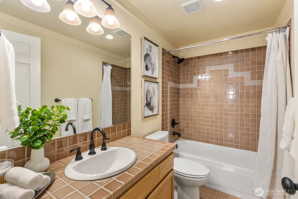 2349 Harbor Avenue SW Seattle WA 98126
