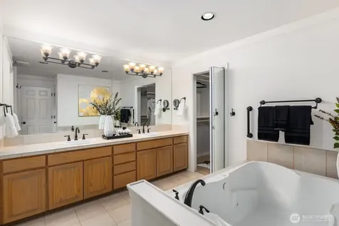 2349 Harbor Avenue SW Seattle WA 98126