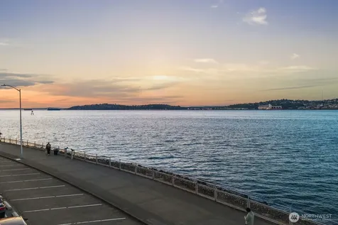 2349 Harbor Avenue SW Seattle WA 98126