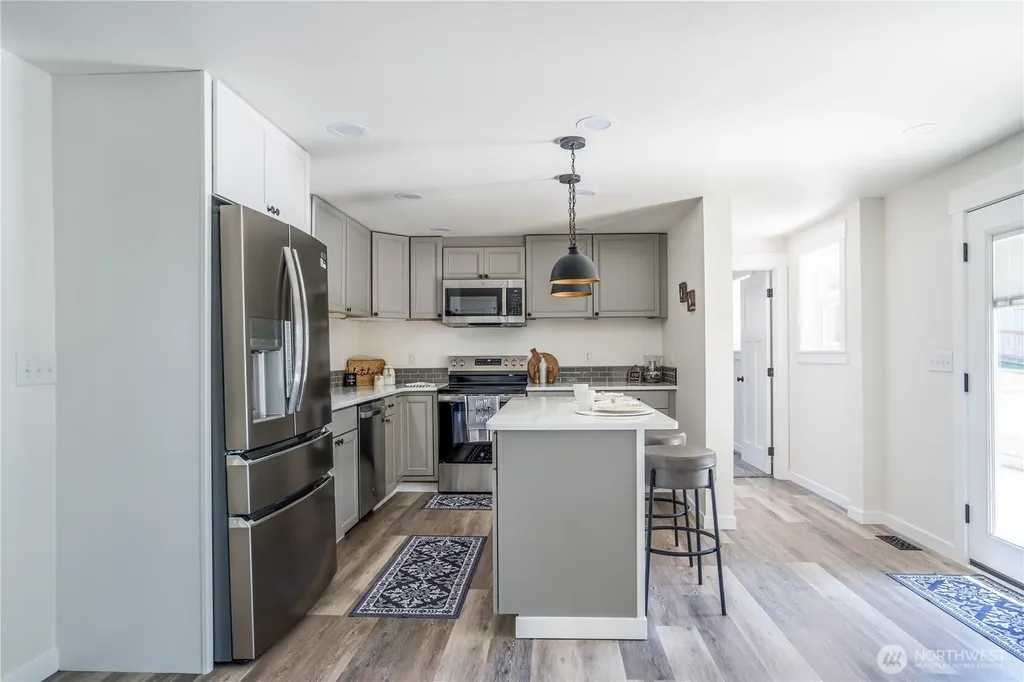 2206 15th Avenue Milton WA 98354