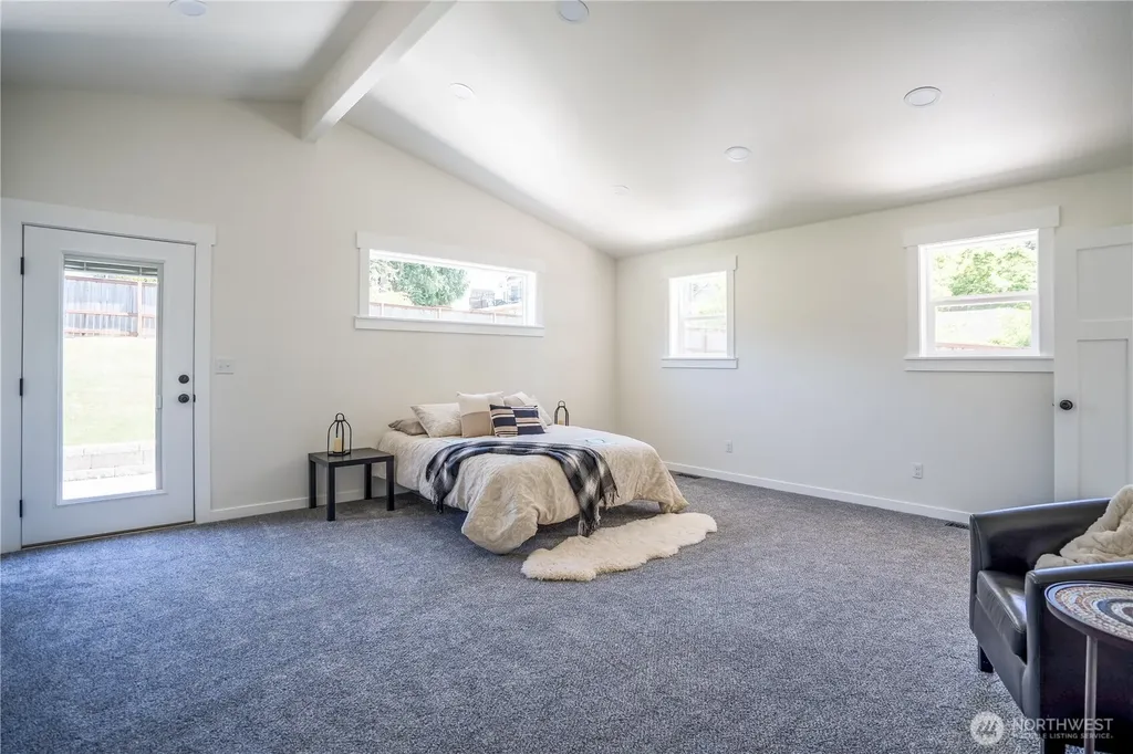 2206 15th Avenue Milton WA 98354