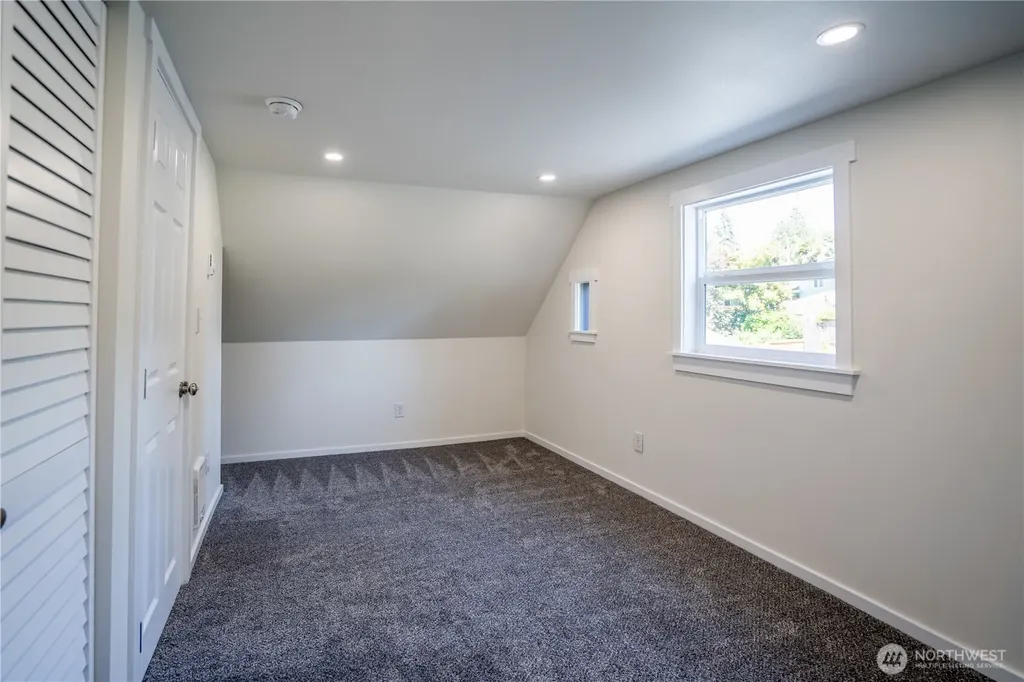 2206 15th Avenue Milton WA 98354