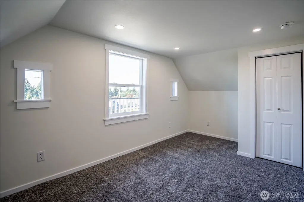 2206 15th Avenue Milton WA 98354