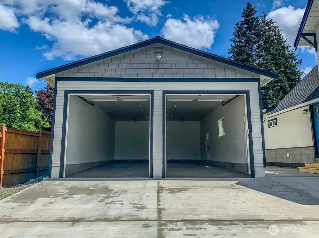 2206 15th Avenue Milton WA 98354
