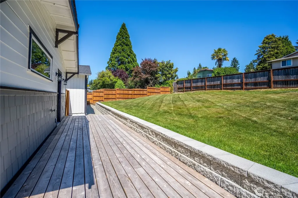 2206 15th Avenue Milton WA 98354