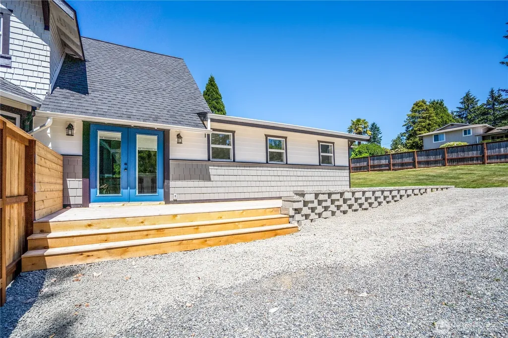 2206 15th Avenue Milton WA 98354