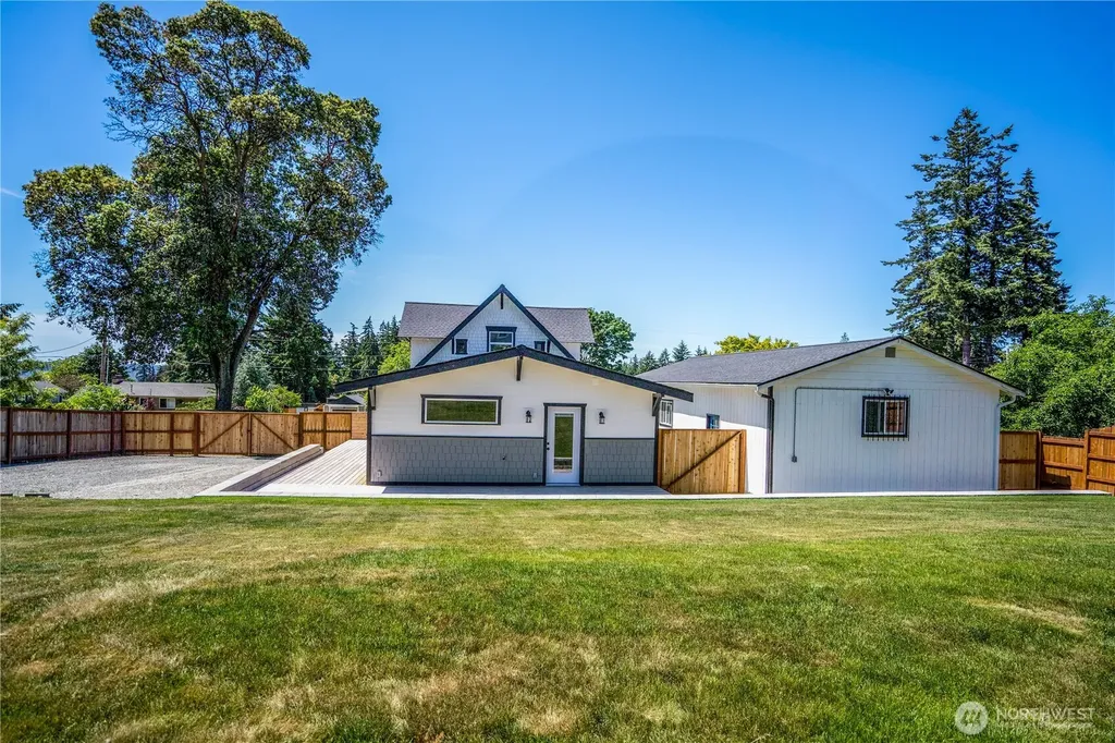 2206 15th Avenue Milton WA 98354