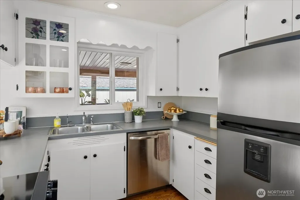 1051 2nd Avenue S Edmonds WA 98020