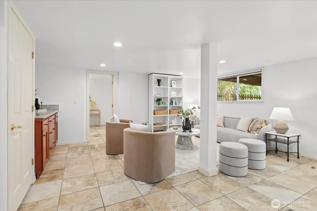 1051 2nd Avenue S Edmonds WA 98020