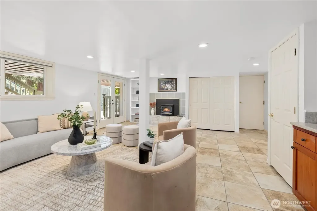 1051 2nd Avenue S Edmonds WA 98020