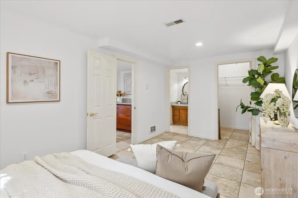1051 2nd Avenue S Edmonds WA 98020