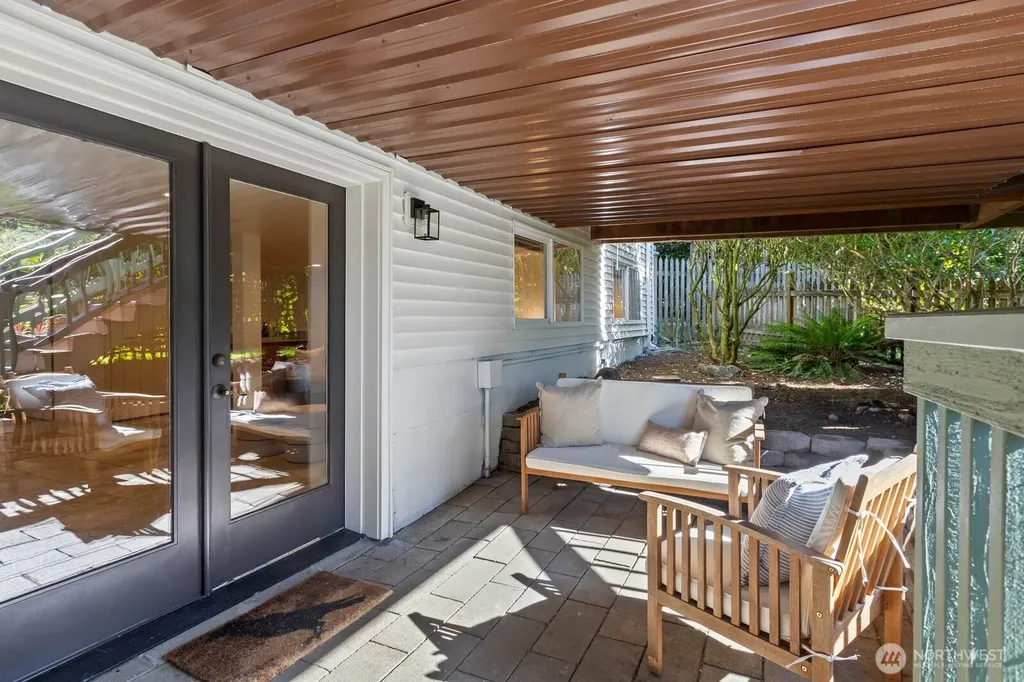 1051 2nd Avenue S Edmonds WA 98020